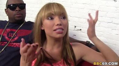 Maya Hills Does Anal Gangbang