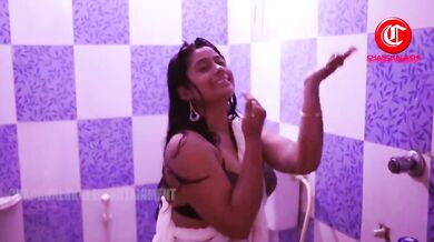 Hot Indian model bath in saree