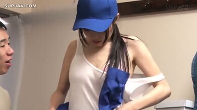 Nanase-Chan (19), A Part-Time Moving Company Worker, Is Penetrated By A Hard Piston For 3 Hours While