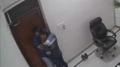 Delhi Randi Bhabhi Nude Romance CCTV Camera Me Pakdi Gayi