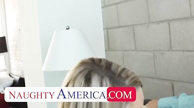 Beautiful Hottie Heather Starlet Shows Her Erotic Prowess