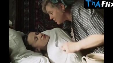 Marina Neyolova Sexy Scene in Fantazii Faryateva