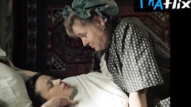 Marina Neyolova Sexy Scene in Fantazii Faryateva