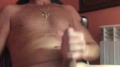 EXPRIMIENDO MI VERGA MIENTRAS VANESSA SE CORRE EN LA VENTANA