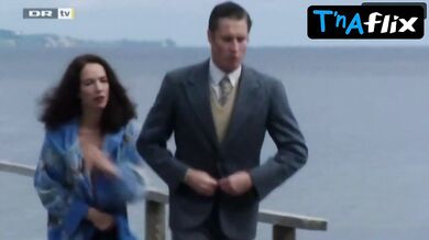 Maibritt Saerens Breasts, Bikini Scene in Kroniken