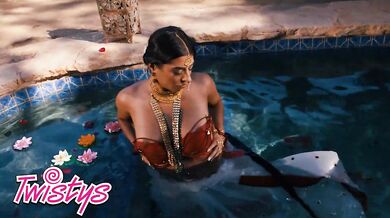 Indian Slut Makes Her Jewelry Jingle As She Rubs Her Wet Pussy In Pool - Jasmine Sherni
