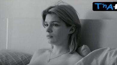 Aminthe Audiard Breasts Scene in Morlaix