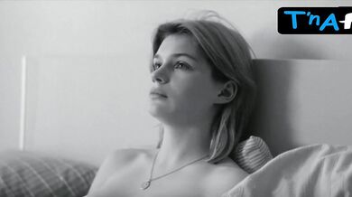 Aminthe Audiard Breasts Scene in Morlaix