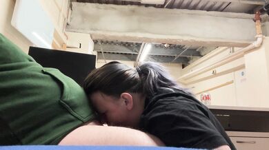 Secretary sucked & gagged on boss big dick for a raise.