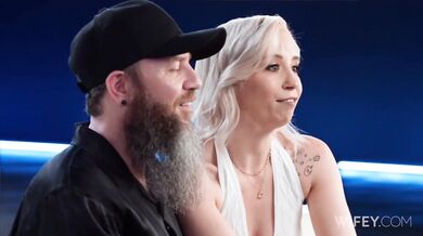 Cute Blonde Wife BBC Cuck & Creampie - Shortie Breeze