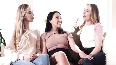 A visit that ended in a lesbian threesome epormer