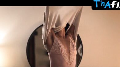 Gabrielle Union Sexy Scene in Riff Raff