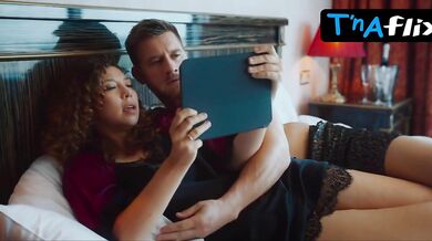 Alina Alekseeva Sexy Scene in Ostatsya Druzyami