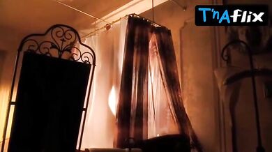 Kristin Kreuk Sexy Scene in Smallville