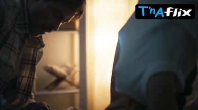 Ravshana Kurkova Sexy Scene in Otkrytyy Brak