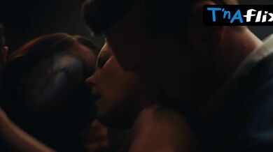 Annabel Scholey Sexy Scene in The Couple Next Door