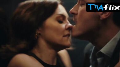 Annabel Scholey Sexy Scene in The Couple Next Door