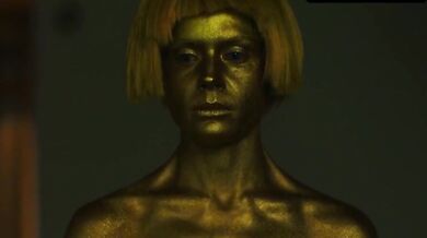 Alina Tomnikov Breasts, Underwear Scene in Kuinka Kaansin Rabobeston Kylkiasentoon