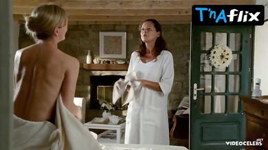 Katja Weitzenbock Breasts Scene in Wilde Wellen - Nichts Bleibt Verborgen