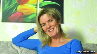 German granny Diana V in lingerie masturbates