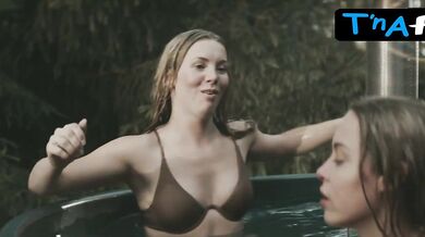 Lauren Staerck Lesbian, Breasts Scene in Piglet