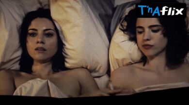 Aubrey Plaza Lesbian, Breasts Scene in Honey Don'T
