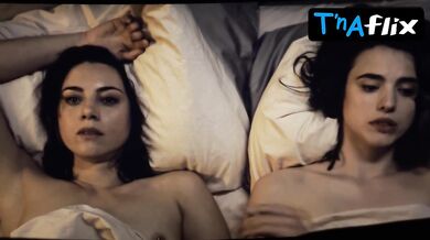 Aubrey Plaza Lesbian, Breasts Scene in Honey Don'T