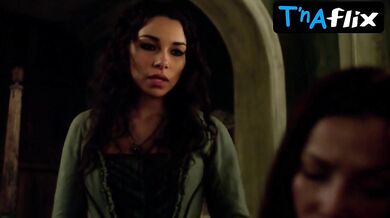 Lise Slabber Lesbian, Butt Scene in Black Sails