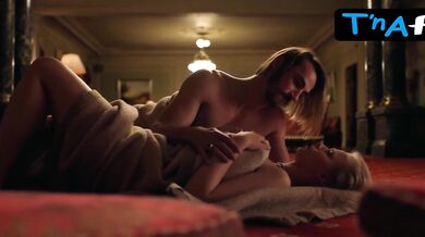 Aleksandra Bortich Sexy Scene in Blesk