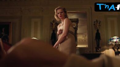 Aleksandra Bortich Sexy Scene in Blesk