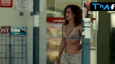 Marta Etura Breasts, Underwear Scene in Presentimientos