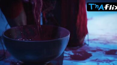 Shakira Ja'Nai Paye Breasts Scene in Demascus