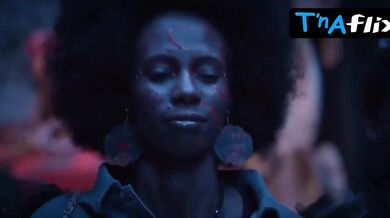 Shakira Ja'Nai Paye Breasts Scene in Demascus