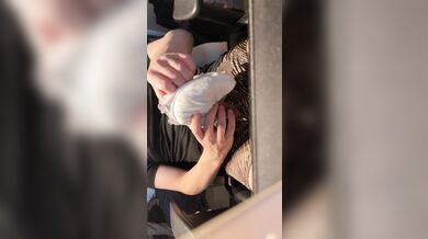 女友達の水色のブラに射精