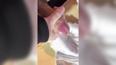 女友達のパンツに射精する