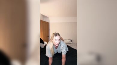 CUTE 18TEEN YEAR OLD BLONDE DOES NIGHTTIME STRETCHES (GUESS WHAT I REMOVE FIRST)