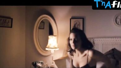 Mandy Moore Breasts, Underwear Scene in Swinging With The Finkels