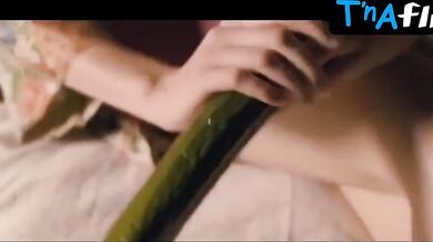 Mandy Moore Breasts, Underwear Scene in Swinging With The Finkels