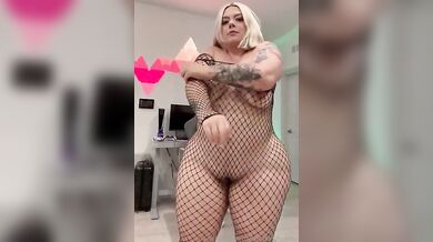 Big Blonde BBL Whore Shakes Her Huge Ass For You In Fishnets