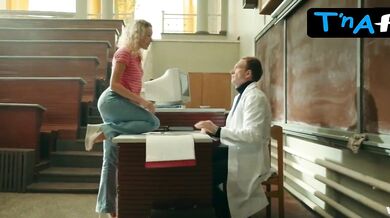 Anastasia Talyzina Underwear Scene in Moskva Slezam Ne Verit. Vsyo Tolko Nachinaetsya