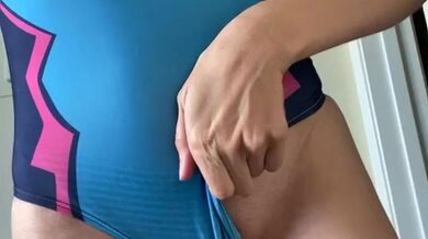 D.Va Adjust her Swimsuit by amiiinuu from OnlyFans | Coomer