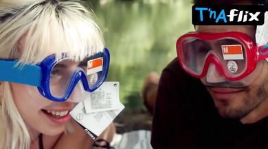 Violeta Rodriguez Bikini, Underwear Scene in Violeta Doesn't Take The Elevator