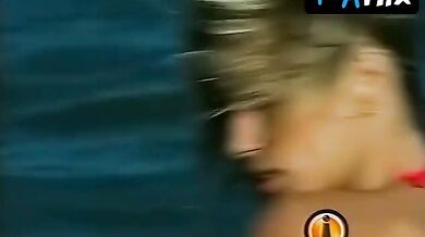 Ingrid Grudke Butt, Breasts Scene in Intrusos En El Espectaculo