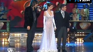 Carla Conte Breasts Scene in Bailando Por Un Sueno Argentina