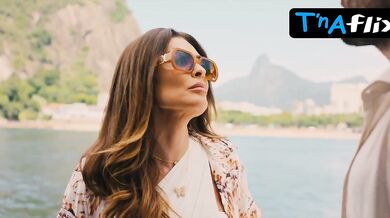 Juliana Paes Sexy Scene in Rulers Of Fortune