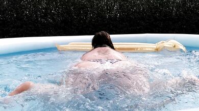 SSBBW shaking her fat ass - by Viola Tittenfee