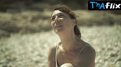 Mireia Perez Breasts Scene in Les Vacances De Mara