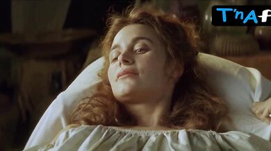 Ana Risueno Bush Scene in La Celestina