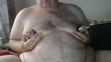 Saugglocken an meinen Titten