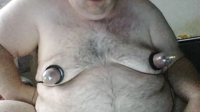 Saugglocken an meinen Titten